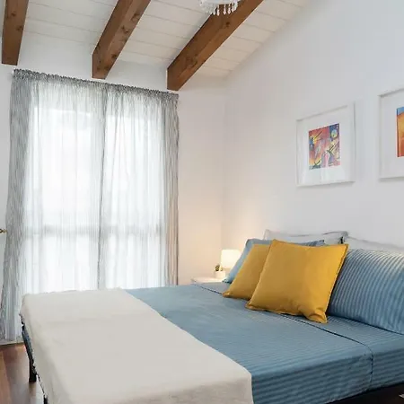Apartment Large In Center Milan